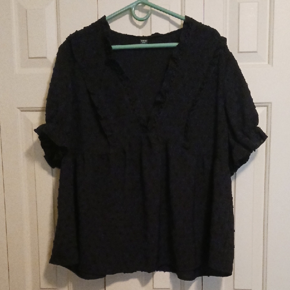SHEIN Elegant Black Ruffled Blouse
